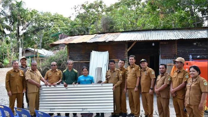 Pemkab Samosir Salurkan Bantuan bagi Korban Kebakaran di Kecamatan Palipi