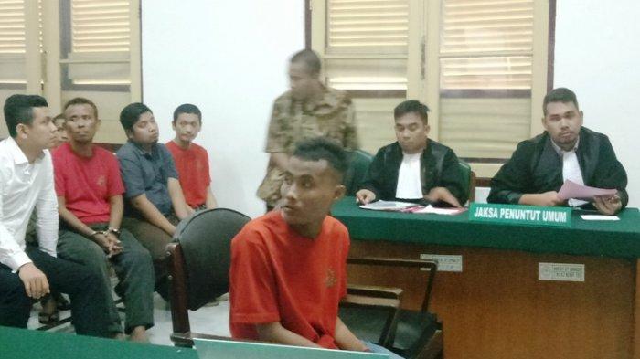 Sebabkan Penumpang Angkot Loncat dan Tewas di SM Raja, Pemalak Jalani Sidang Perdana