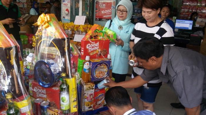 Pererat Silaturahmi dengan Berbagi Parsel Lebaran