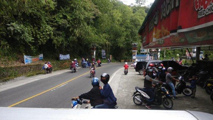 Satlantas Polres Tanah Karo Adang Wisatawan di Jalan Arah Brastagi, Pengendara Disuruh Putar Balik
