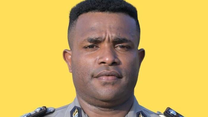 POLISI GUGUR - Anggota Polres Asmat, Briptu Abraham Eliaser Yarisetouw gugur saat bertugas mengamankan pemuda mabuk di Jalan PLN Baru, Asmat, Papua Selatan, Minggu (2/11/2025).