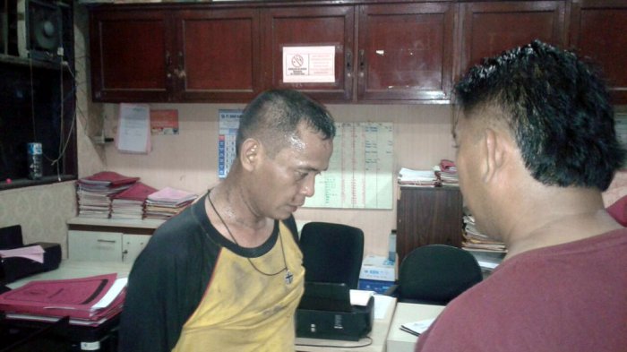 Dapat 'Bisikan' dari Dukun, Oknum Polisi Mengamuk dan Tikami Ban Mobil Ambulans