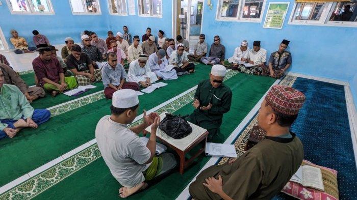 Lembaga Pemasyarakatan (Lapas) Kelas IIA Rantauprapat mengadakan praktik Pelaksanaan Zakat Fitrah untuk Warga Binaan Pemasyarakatan Lapas Rantauprapat, Senin (28/08/2023). 