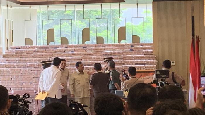 presiden prabowo tumpukn uang