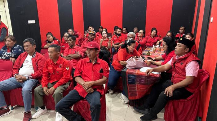 Para peserta hadir dan mengikuti rangkaian fit and proper test calon pengurus PAC PDI Perjuangan di Kabupaten Samosir sebagai bagian dari proses kaderisasi partai, Sabtu (7/3/2026).