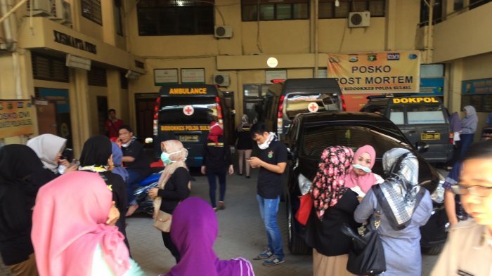 Minggu Tengah Malam Ada yang Ganjil, Ada Mobil Ertiga Silver Parkir di Depan Rumah Rafika