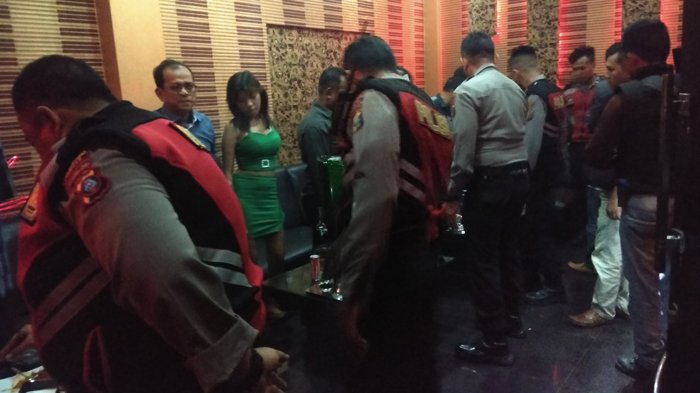Polrestabes Medan Razia Tempat Hiburan Malam Barcelona, Ini Foto-fotonya