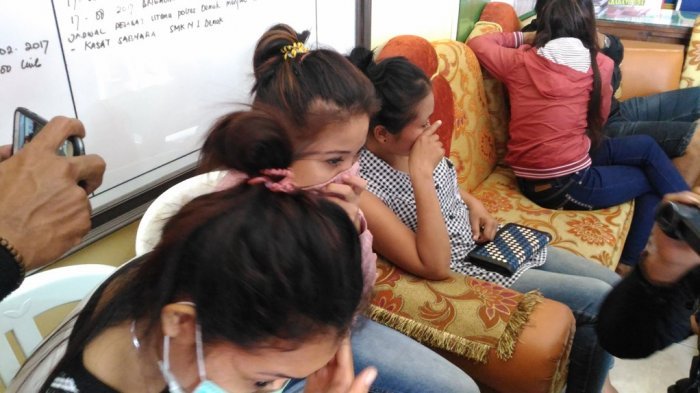 Pemandu Karaoke Cantik Ungkap Tarif Temani Minum dan Nyanyi, Kalau Layanan Lain?