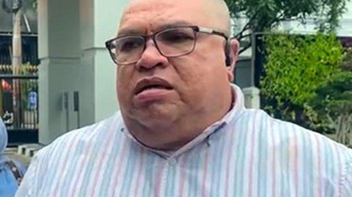 INGIN MINTA MAAF: Razman Arif Nasution ingin meminta maaf kepada Mahkamah Agung (MA), Pengadilan Tinggi (PT) DKI Jakarta, dan Pengadilan Negeri (PN) Jakarta Utara, hari ini Senin (17/2/2025). Keinginan permintaan maaf Razman ini turut ditanggapi rivalnya, Hotman Paris Hutapea. (Istimewa)