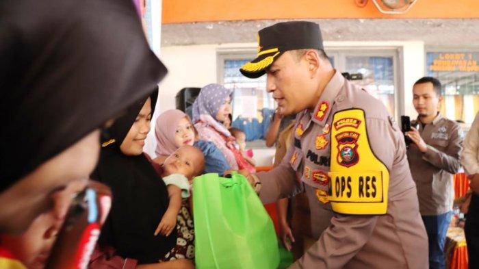 AKBP Dudung Setyawan Bersama Forkopimda Serahkan Bantuan Pangan Pada Warga Ekonomi Lemah