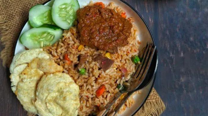 MENU ISTIMEWA- Resep nasi goreng rendang yang merupakan menu istimewa dan menggoda selera.