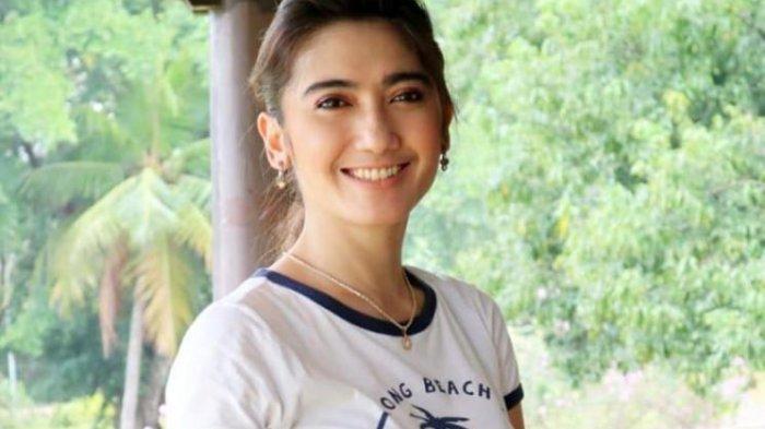 Setelah Video Lawas Diduga Nge-fly di Hadapan Irfan Hakim, Revi Mariska Ngaku Pernah Digerebek BNN