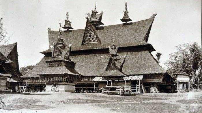 Rumah adat suku karo zaman dulu