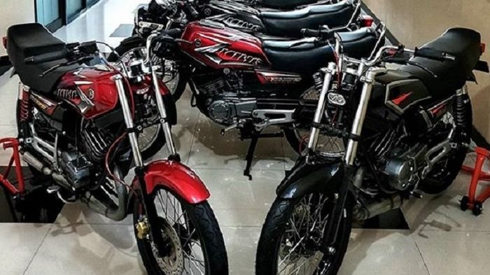 Keren Pengusaha Ayam Goreng Koleksi 7 si Raja Jalanan RX King, Netizen Ngiler Minta Diwarisin!