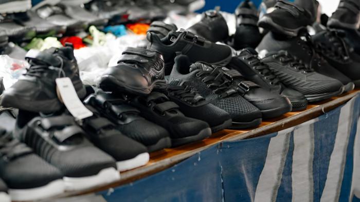 Cara Memilih Sepatu Sekolah yang Nyaman untuk Anak Agar Tetap Sehat ...