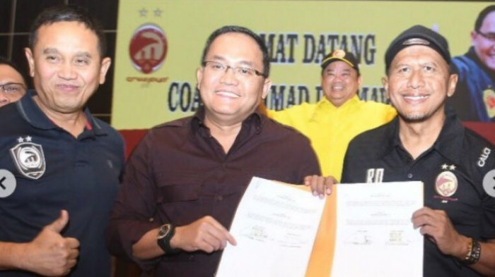 Ucok Hidayat (Manajer Sriwijaya FC), Dodi Reza Alex Noerdin (Presiden Sriwijaya FC), dan Rahmad Darmawan (Pelatih Sriwijaya FC)