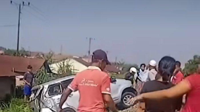 KRONOLOGI Kecelakaan Maut Minibus Kontra Kereta Api di Sunggal yang Tewaskan Satu Orang