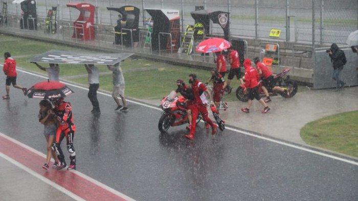 Prediksi BMKG, Balapan MotoGP Mandalika Hari Minggu Potensi Hujan Lebat dan Angin Kencang