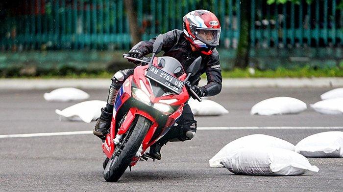 Aman di Jalan, Ini Cara Gunakan Engine Break di Waktu yang Tepat