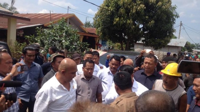 Tiada Tahan dengan Aroma Tak Sedap Ternak Babi, Ormas Gelar Demo yang Disambut dengan . . .