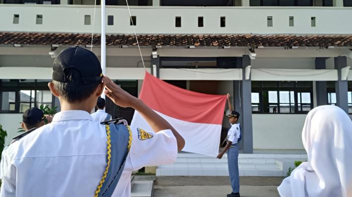 UPACARA- Ilustrasi upacara siswa di SMKN 1 Gahtar.