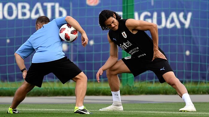 Edinson Cavani Blak-blakan Bergabung dengan Man United, Akui Sempat Ingin Pensiun dan Kena Covid-19