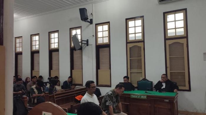 KORUPSI DJKA - Ketua majelis hakim, Khamozaro Waruwu, saat membacakan vonis terhadap kedua terdakwa pada kasus korupsi di DJKA, Kamis (25/6/2026).