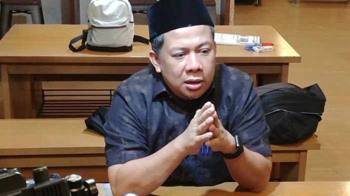 Jawaban Menohok Fahri Hamzah tatkala Ditanyakan Netizen Apakah Masih Ingat Tuhan