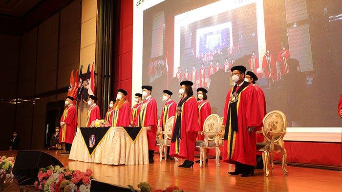 UPH Kampus  Medan Lantik 445 Wisudawan, Siap Mengabdi Bagi Bangsa