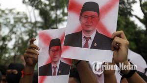 10092025_AKSI_DESAK_COPOT_ANGGOTA_DPRD_SUMUT_DANIL_SIREGAR__1_JPG.jpg