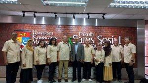 11-Dosen-FISIP-USU-melakukan-kunjungan.jpg