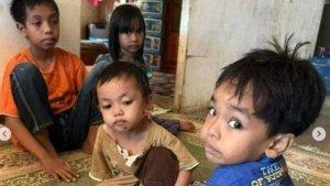 4-Anak-Ratapi-Jenazah-Ibunya-Korban-Kecelakaan.jpg