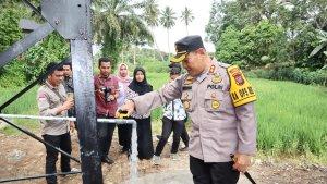 AKBP-Dudung-Setiawan-SIK-meresmikan-pengunaaan-sumur-bor.jpg