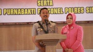 AKP-Rachmat-Aribowo-dan-Istri-saat-berpamitan.jpg