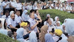 AKSI-Bos-Sritex-Ajak-Karyawan-Nyanyi-saat-Momen-PHK-Dikritik-Serikat-Pekerja-Kenangan-Terpahit.jpg