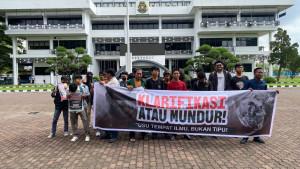 AKSI-MAHASISWA-Sejumlah-mahasiswa-Universitas-Sumatera-Utara.jpg