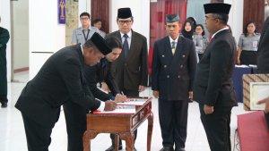 Agung-Krisna-secara-resmi-melantik-d.jpg