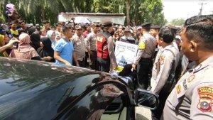 Akses-ke-Pintu-Tol-Kisaran-dari-Gedangan-Diblokir-warga_.jpg