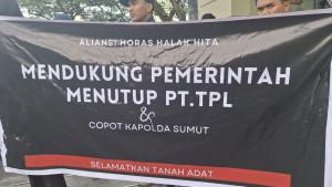 Aliansi-Horas-Halak-Hita-hari-ini-menggelar-aksi.jpg