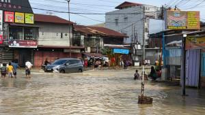 BANJIR-MEDAN-Jalan-Utama-Kawasan.jpg