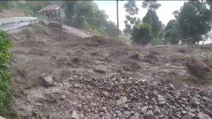 Banjir-bandang-menerjang-kawasan-Haranggaol-Horison-Kabupaten-Simalungun.jpg