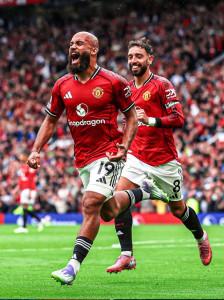 Bryan-mbeumo-man-united-fernandes.jpg