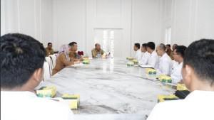 Bupati-Langkat-Syah-Afandin-saat-menerima-audiensi-dari-SPPG-1.jpg