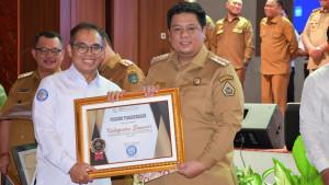 Bupati-Samosir-Vandiko-Gultom-menghadiri-acara.jpg