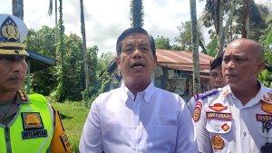 Bupati-Simalungun-Radiapoh-Hasiholan-Sinaga-saat-menemui.jpg
