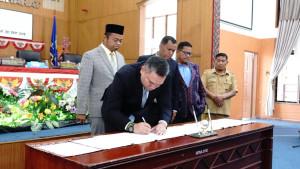 Bupati-dan-DPRD-Pakpak-Bharat-Bersama.jpg
