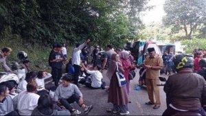 Bus-rombongan-mahasiswa-Universitas-Riau-Unri-mengalami-kecelekaam.jpg