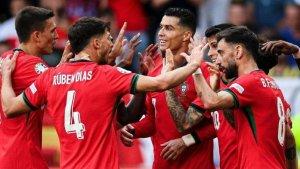 Cristiano-Ronaldo-saat-merayakan-gol-Portugal-bersama-rekan-rekannya.jpg