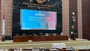 DPRD-Sumut-menggelar-rapat-paripurna-tentang-Perubahan-Pimpinan-dan-Anggota.jpg