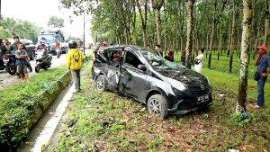 Daihatsu-Sigra-Kecelakaan-Tunggal-di-Bukit-Lebanon.jpg